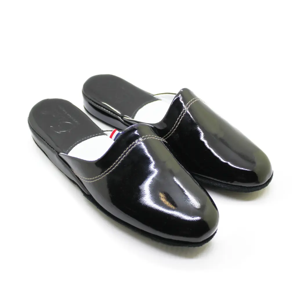 AMANDE Vernis Noir 01 .webp