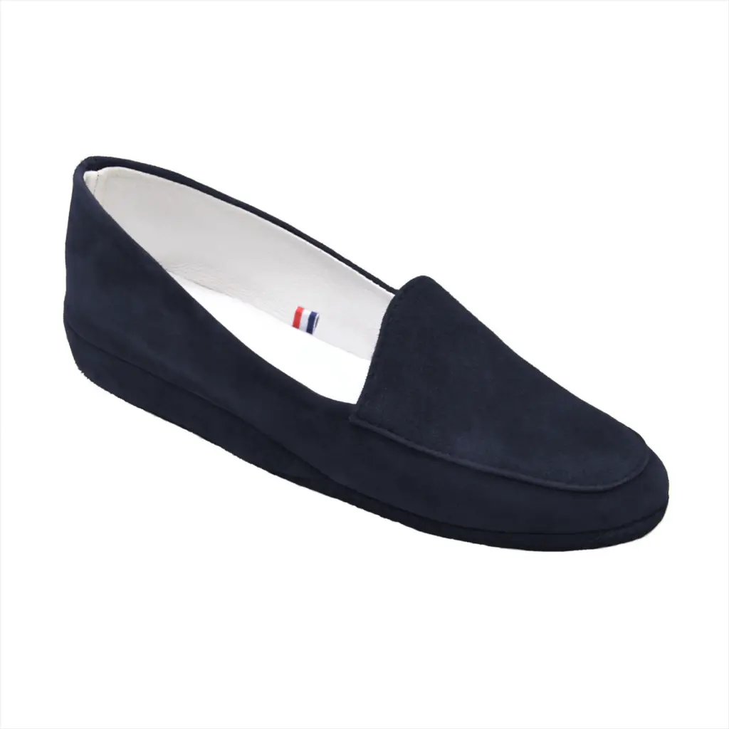 CLAIRE Ch Vel Marine 01.webp